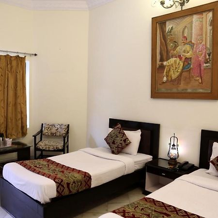 Hotel Karan Villas Kota  Bagian luar foto