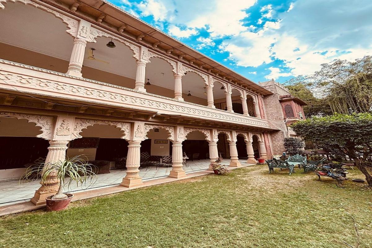 Hotel Karan Villas Kota  Bagian luar foto