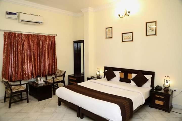 Hotel Karan Villas Kota  Bagian luar foto