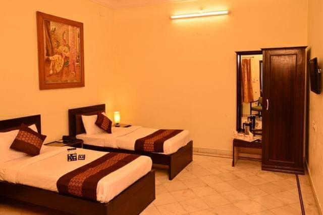 Hotel Karan Villas Kota  Bagian luar foto