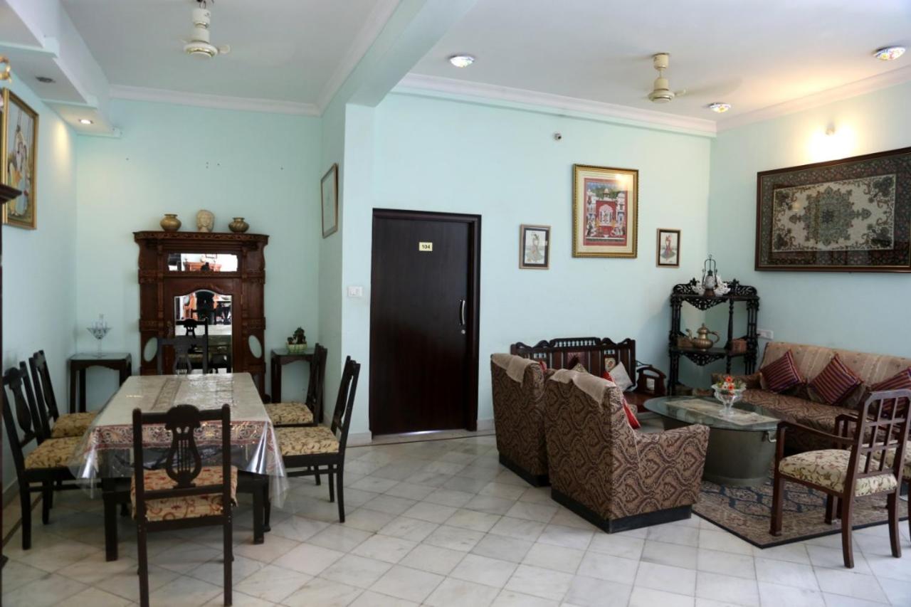 Hotel Karan Villas Kota  Bagian luar foto