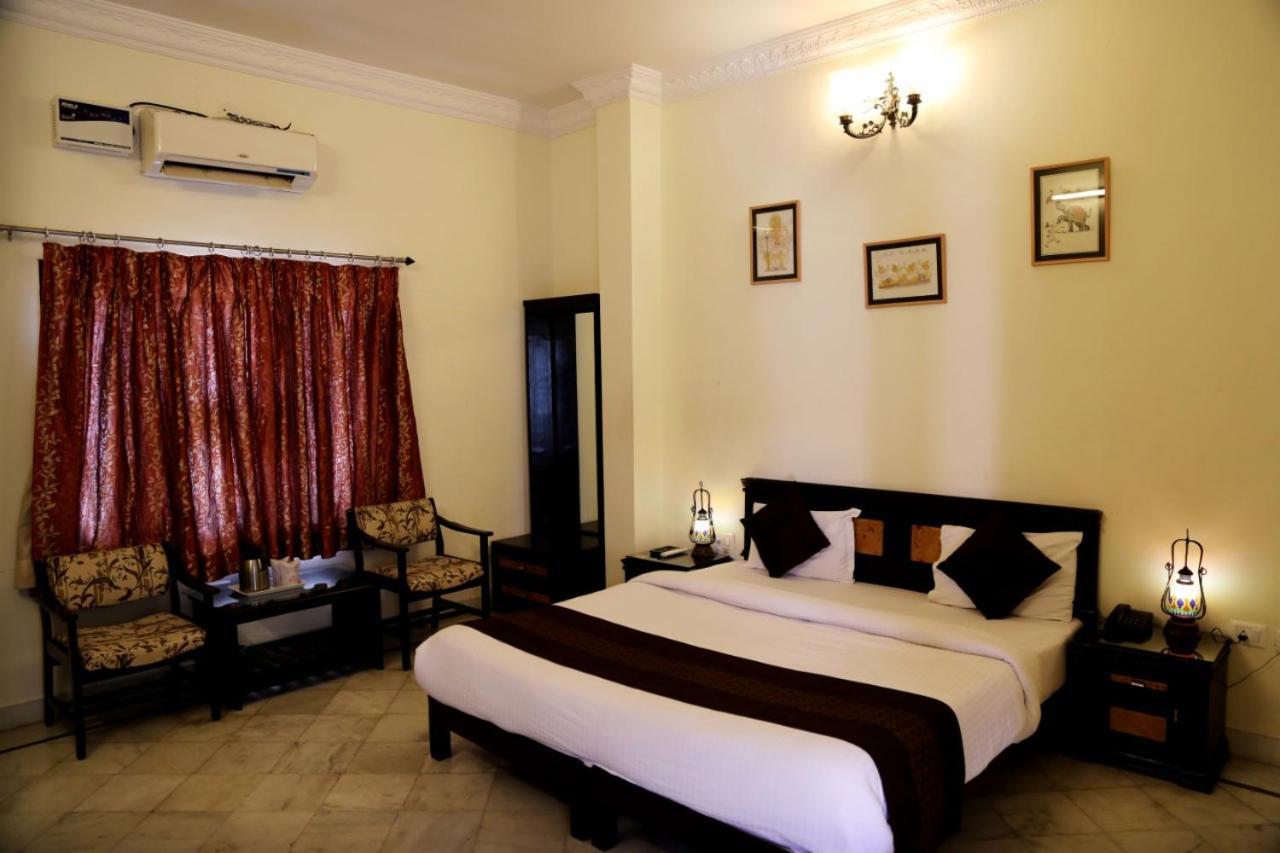 Hotel Karan Villas Kota  Bagian luar foto